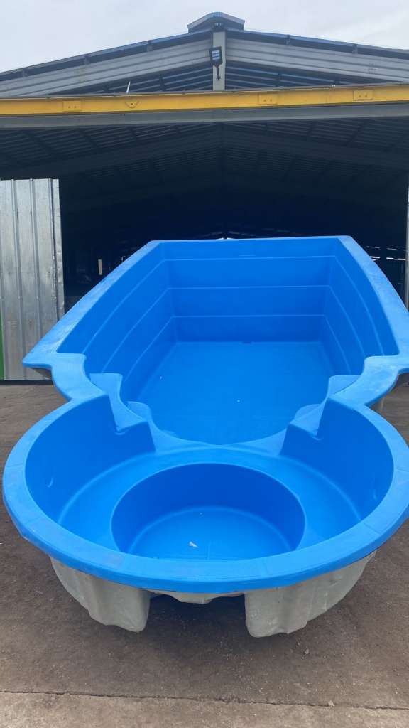 Piscina Rectangular 8,10x3,40mts Prof 1,30-1,70mts