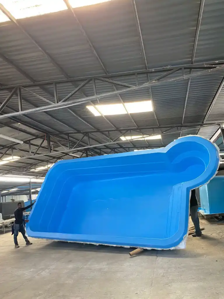 Piscina Rectangular tipo spa 7,40x3,40mts Prof. 1,10-1,70mts